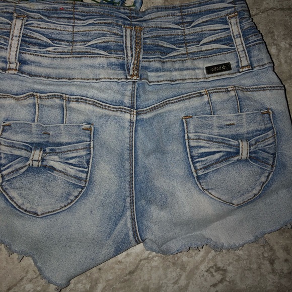 Gogo Star ⭐️ High rise cut offs - Picture 4 of 5